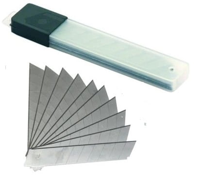 Ostrza-Lamane-do-noza-tapetowego-tapeciaka-Motive-18-mm.jpg